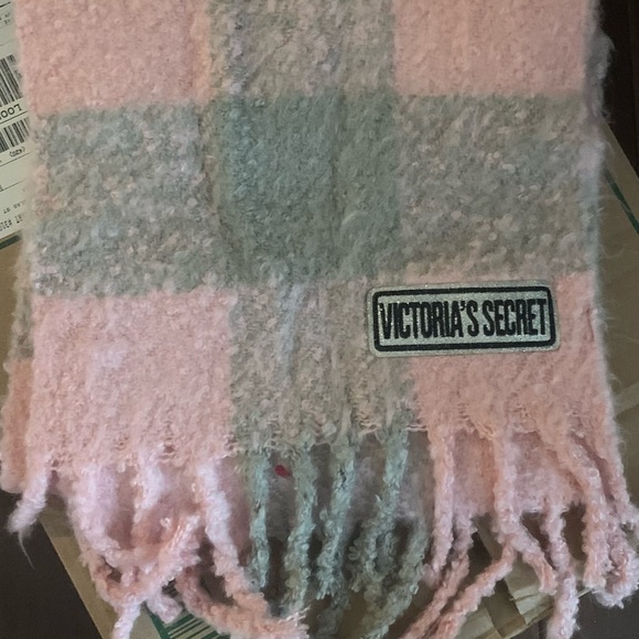 Super warm and soft Victoria Secret pink and grey scarf - Picture 2 of 5